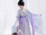 The Rise of Traditional Elegance:15-Year-Olds Journey into the World of Hanfu Fashion