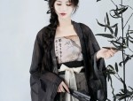 Embroidery Ladys Cheongsam Shop:A Glimpse into the World of Traditional Chinese Beauty