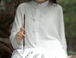 White Embroidery on a Skirt of Horsehide:A Tale of Elegance and Tradition