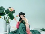 The Enchanting Combination of Flat-Soled Single Shoes and Cheongsam for Women