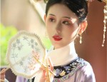 The Rise of Hanfu Style:Understated Elegance in Lantern-Inspired Tight Pants