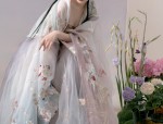 Tailored Elegance for Tall Brides:Ordering a Traditional Chinese Wedding Gown
