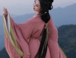 Neo-Chinese Ethnic Fashion:The Revival of Traditional Hanfu Suites with Modern Touch