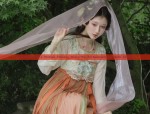 A Little Girl in a Vintage Chinese Dress:The Enchantment of Hanfu Fashion