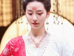 The Art of Styling a Shawl with a Red Cheongsam:Tips and Inspiration