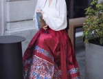 The Splendor of Cheongsam Fashion:An Umbrella Show