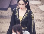 Elegant Horseface Skirt:The Story of Silk in Manchu Culture