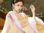 The 10-Year-Old Hanfu Girl in Grade Four:Embracing Traditional Beauty