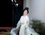 Moon Goddess in Traditional Hanfu:A Journey into Yizhis Realm of Cultural Splendor