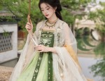 Reinventing the Cheongsam:Young Girls Embrace Modernized Traditional Beauty