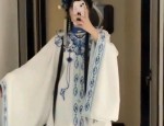 Winter Qipao Style:The Charm of Pairing a Skirt with a Half-Length Inner Dress
