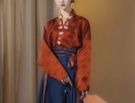 Elegant Green Horseface Skirt Ensemble