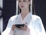 Miracle Threads of Splendor:The Story of Hanfu Fashion and Yuan Bingyans Journey with Jin Mi