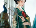 Moon Goddess in Traditional Hanfu:A Journey into Yizhis Realm of Cultural Splendor