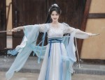 Tall and Elegant:The Story of a 180cm Tall Qipao Wearer