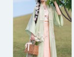 Classic Chinese Cheongsam:The Art of Traditional Flat-Cut with Full Opening Jacket