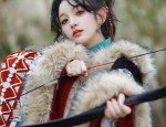 The Splendor of Hanfu:Red-Black Color Scheme and the Waisted-Style Elegance