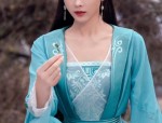 Engaging in Winter Elegance:The Art of Wearing Cheongsam for an Engagement