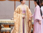 Reimagining the Traditional Cheongsam:Modernizing the Long-Style Cheongsam with Open Slits