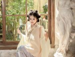 Red Glittery Cheongsam:A Blend of Tradition and Modernity