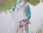 The Splendor of the Princess of the Great Song Dynasty in Traditional Hanfu Costumes