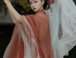 Koi锦鲤 in Hanfu汉服:Peach Blossom Sequence of Cultural Splendor