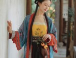 Moon Rabbit Elegance:The New Generation of Traditional Hanfu Fashion