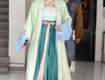 Winter Attire of a Song Dynasty Hanfu Girl in Song China