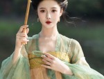Charming and Elegant Petite Women in Cheongsam:The Essence of Traditional Beauty