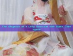 White Cheongsam and Modern Chinese Headdress:A Blend of Tradition and Elegance