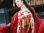 The Journey of a Young Girl into the World of Hanfu at Age Eleven