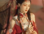 The Enchantment of Lotus Blooming in Traditional Chinese Hanfu Fashion