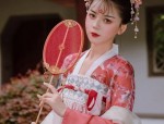 The Art of Pairing Qipao with Coats:A Guide to Traditional Elegance