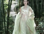 The Splendor of the Horseface Skirt:March in the Spring Hall