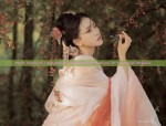 Petite Women in Long-sleeved Cheongsam:The Embrace of Traditional Elegance