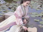 The Enchanting Youth of a Cheongsam Girl with Reverse-Large Sleeve