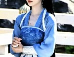 The Charm of a Horseface Skirt and White Jacket