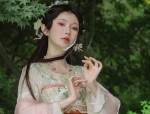 Little Girl in Blue and White Porcelain Cheongsam The Splendor of Traditional Chinese Dress