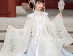 The Cold Charm of Cheongsam in Summer