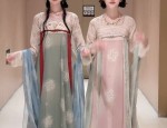 Baby Hanfu Shoes in Vibrant Red:A Glimpse into Traditional Elegance for Little Ones