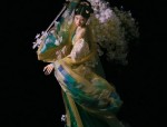 Qiu Jingyi’s Fairy-like Hanfu Fashion:Embracing the Supernatural Elegance