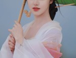 Koi锦鲤 in Hanfu汉服:Peach Blossom Sequence of Cultural Splendor