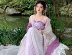 Modernizing the Cheongsam:A Youthful,White Style for Teen Girls