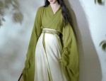 Winter-Friendly Cheongsam Shoes with Flat-Bottomed Elegance