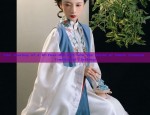 The Journey of a 12-Year-Old Girl into the World of Hanfu Chinese Traditional Clothing)