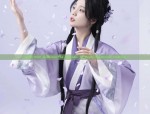 Moon Over Guanshan:The Splendor of Hanfu Traditional Clothing