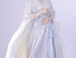 The 11-Year-Old Girl in Hanfu:Embracing Traditional Elegance in the Fifth Grade