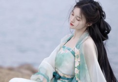The Rise of Hanfu Fashion among Adult Women:Embracing Traditional Elegance