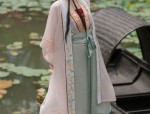 The Evolution of Cheongsam:A Journey into the World of Diamond-Encrusted Qipao