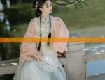 The Rise of Hanfu Fashion in Ancient Style Groups